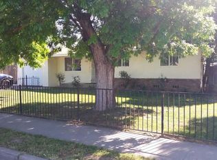 858 S Spruce St, Tulare, CA 93274