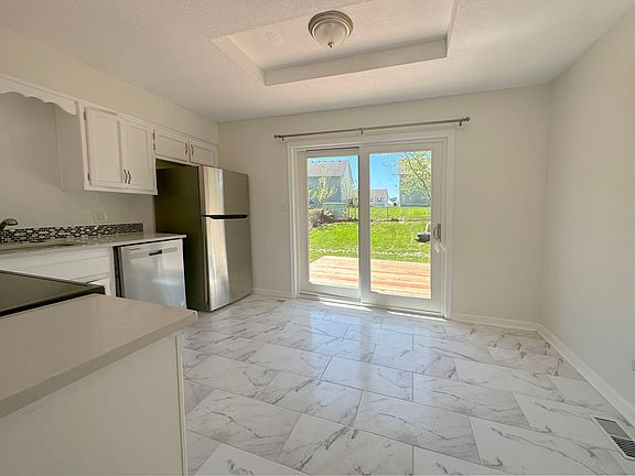 5th image of 1417 La Chateau Dr