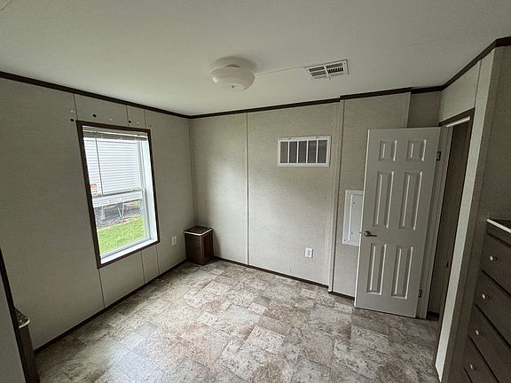 3rd image of 310 County Road 836 #8