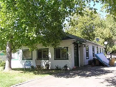 1037 Hawk Ave photo 1