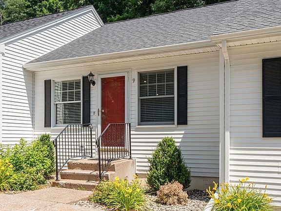 4th image of 9 Rosewood Ln