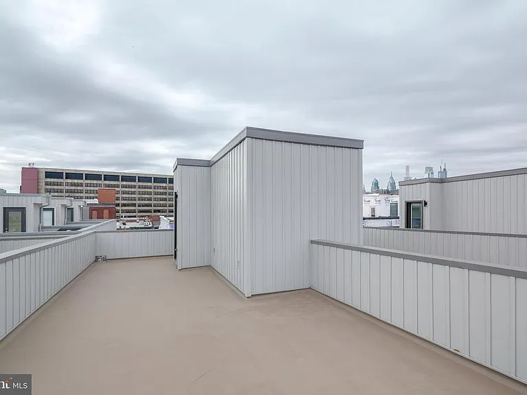 619 N 4th St — Photo 11