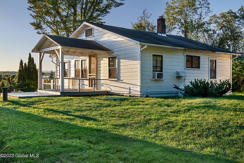 2nd image of 5 Leeward Lane