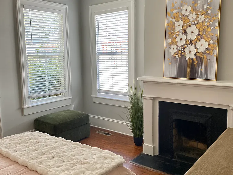 223 W Waldburg St #A — Photo 18