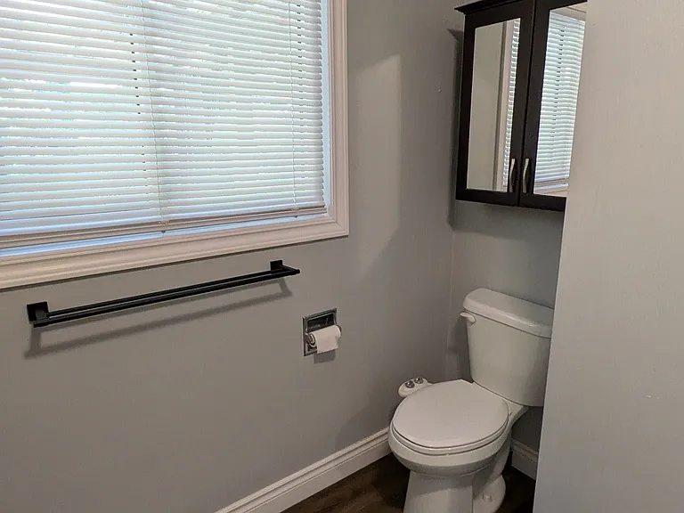 3204 Saint Paul Ave #MAIN FLOOR — Photo 7