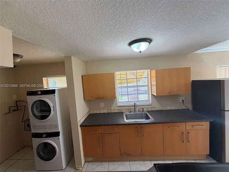 1702 McKinley St #4 — Photo 33