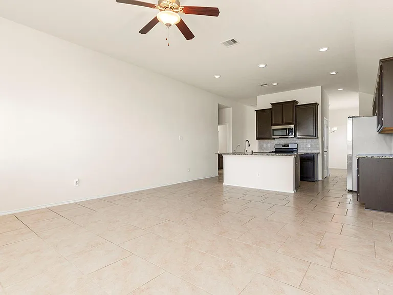 23607 Legano Dr — Photo 25