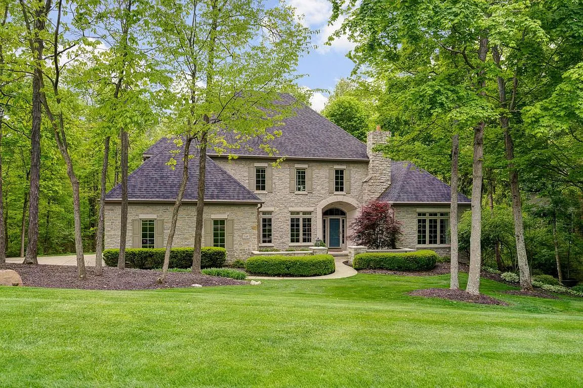 749 Woods Hollow Ln photo 1