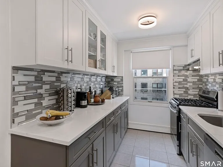 30 Glenbrook Rd #2E — Photo 10