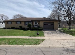 825 W 14th St, Mishawaka, IN 46544