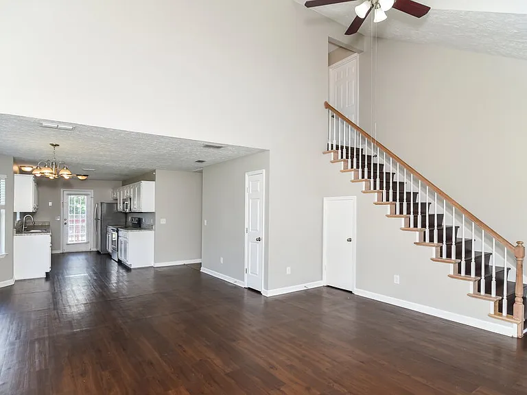 312 Pine Ridge Ln — Photo 5