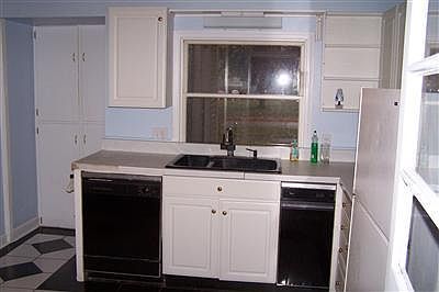 3rd image of 413 New York Ave