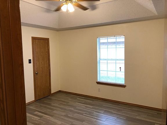 5th image of 500 E La Vista Ave APT B