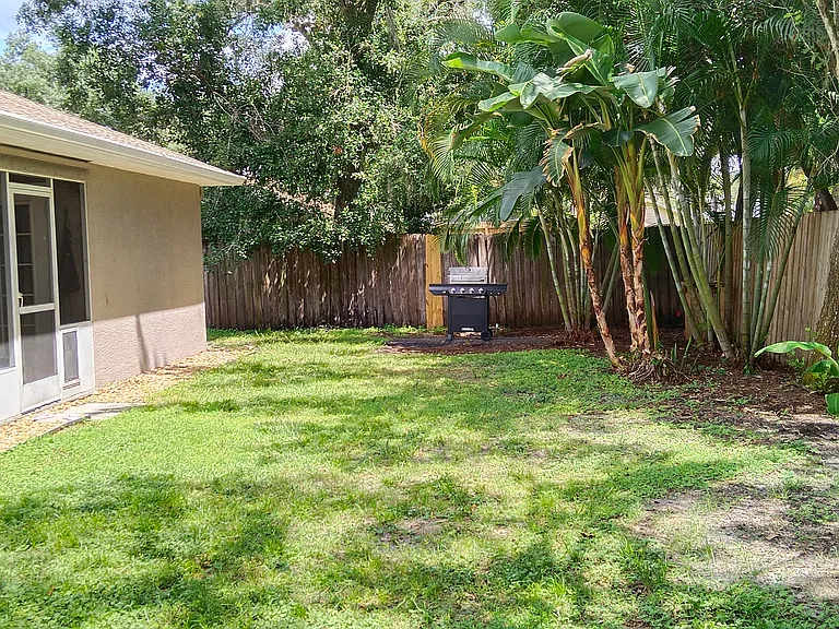 7024 Mauna Loa Blvd — Photo 36