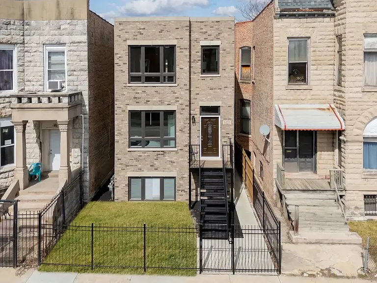 3222 W Warren Blvd #1 — Photo 2