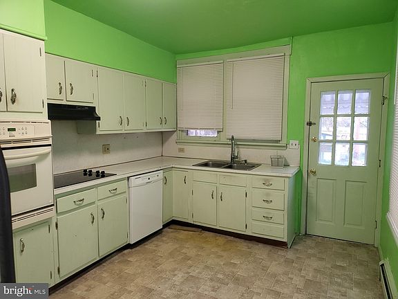 5th image of 106 S 28th St