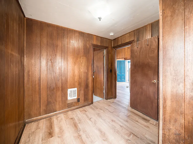 168 Elder Ave — Photo 23