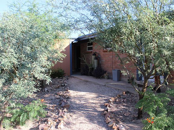 4th image of 5513 N Northern Hills Dr