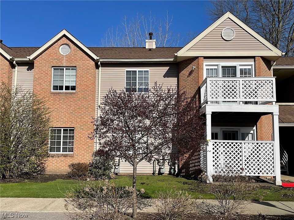 1st image of 320 Village Pointe Dr #3C