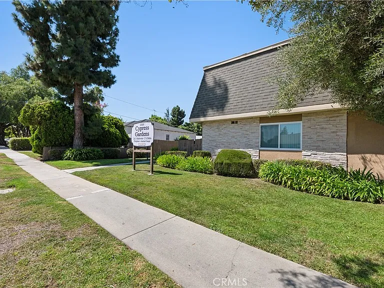 25205 Cypress St #3 — Photo 2