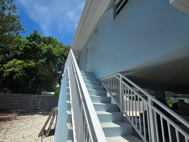 121 Dove Lake Dr — Photo 2