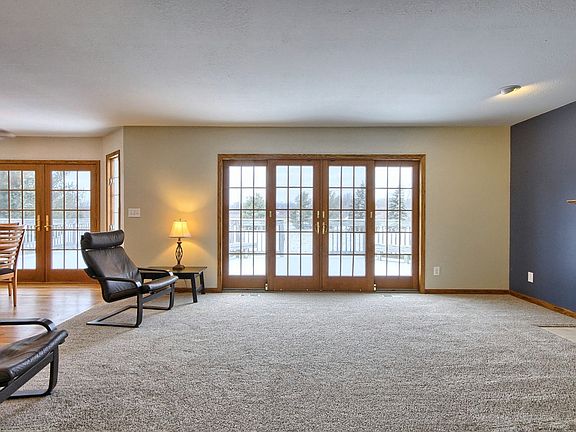 Great Room with Fireplace