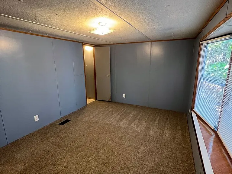 103 Thompson Rd — Photo 18