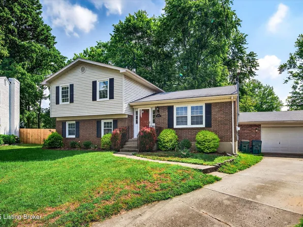 8807 Avondale Ct, Jeffersontown, KY 40299