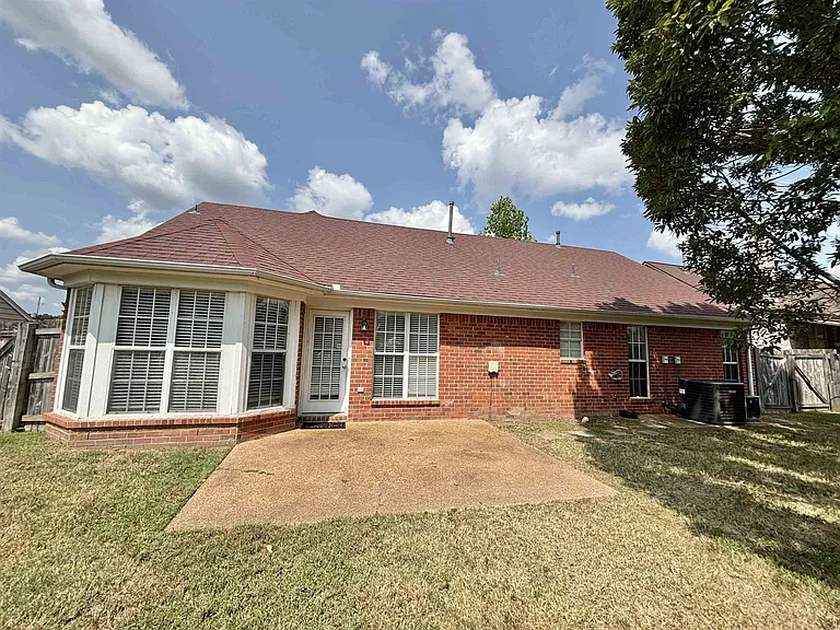 9879 Averbury Dr — Photo 2