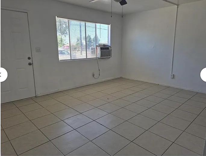 3 bed, 900 sqft, $1,509 — Photo 3