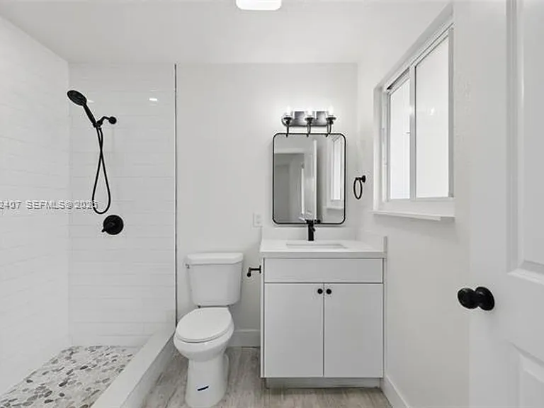 1867 NW 8th Ave — Photo 18