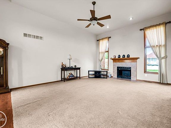5th image of 34521 Blue Spruce Rd