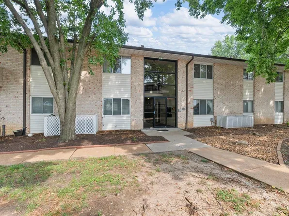 10083 Sakura Dr APT A, Saint Louis, MO 63128