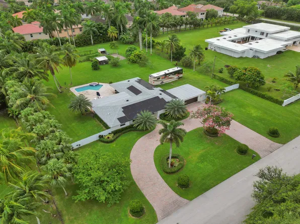11700 NW 4th Street, Plantation, FL 33325