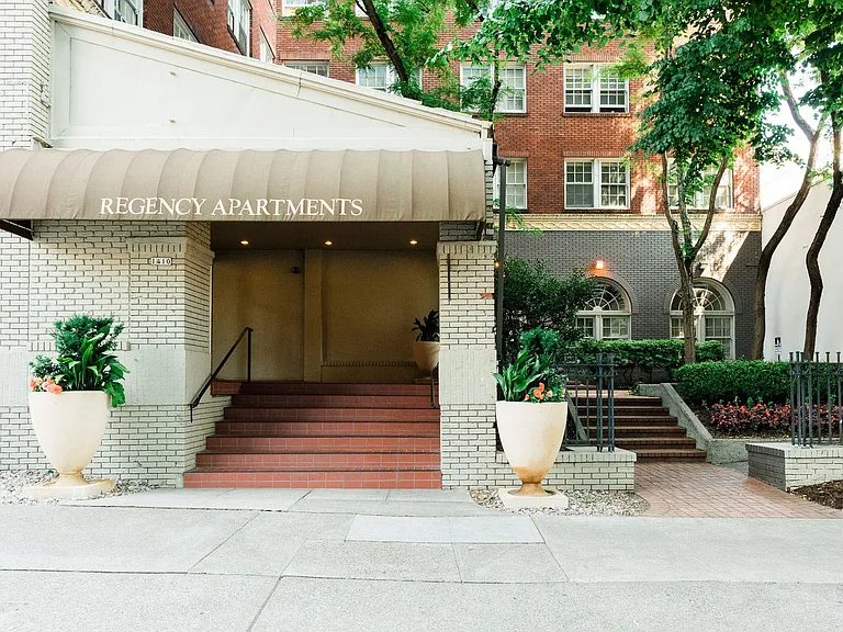 Regency Apartments — Photo 3