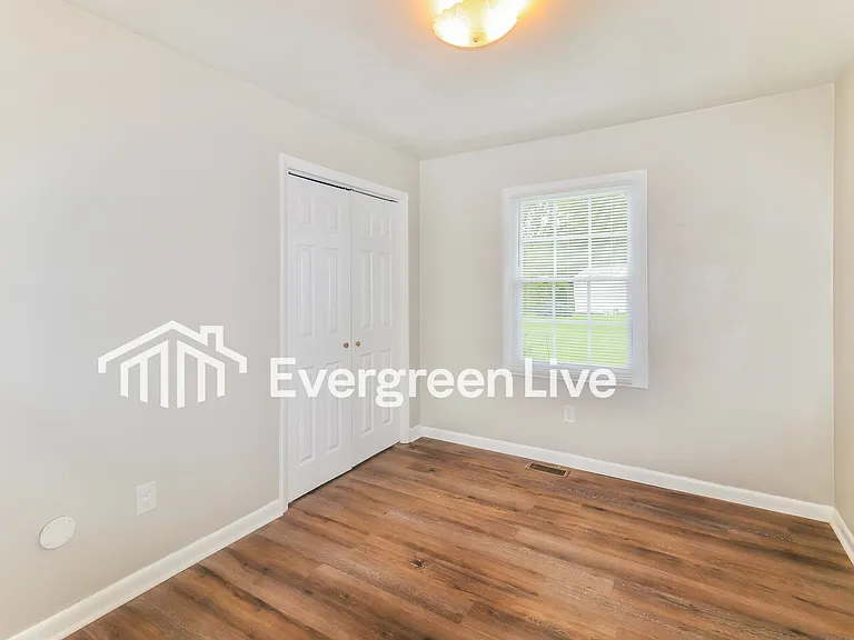 2436 Strawberry Ln — Photo 12