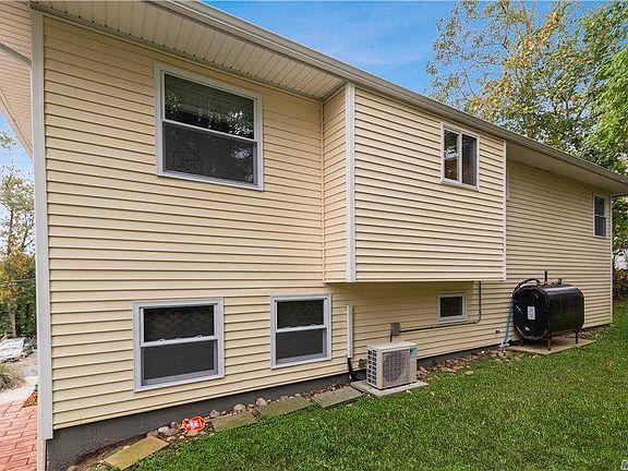 5th image of 52 Lakeview Dr