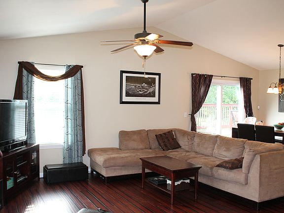 4th image of 4706 W Gladstone Pl