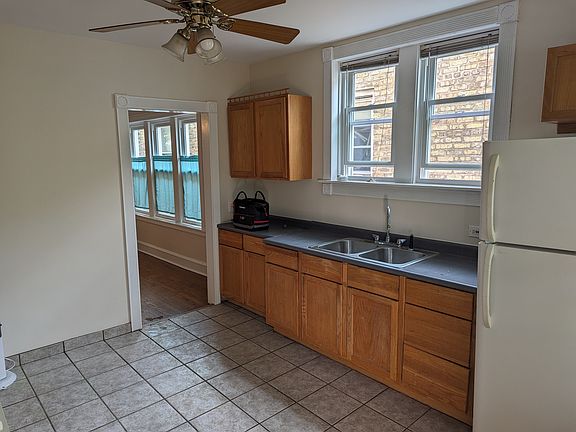 2nd image of 4836 Elm St APT 3