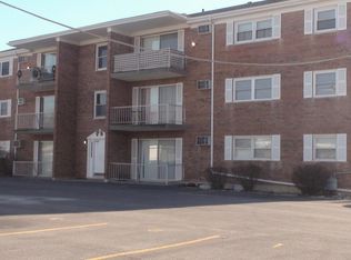 4420 W 111th St APT 303, Oak Lawn, IL 60453