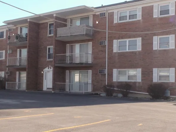4420 W 111th St APT 303, Oak Lawn, IL 60453