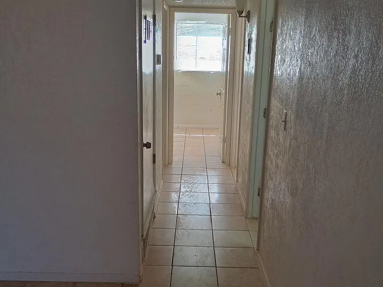 401 N D St #11 — Photo 3