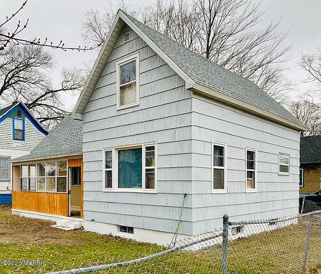 2nd image of 530 McLaughlin Ave