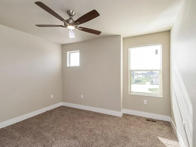 Suncrest — Photo 22