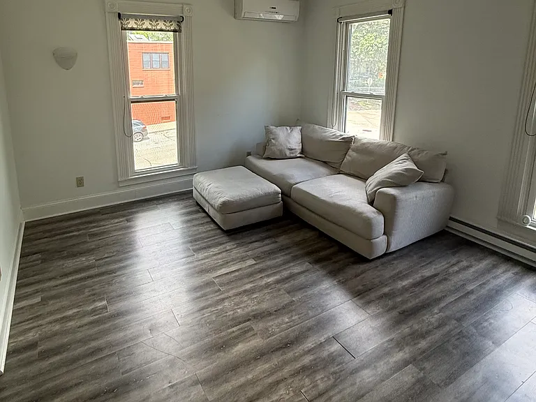 754 19th St #3 — Photo 3