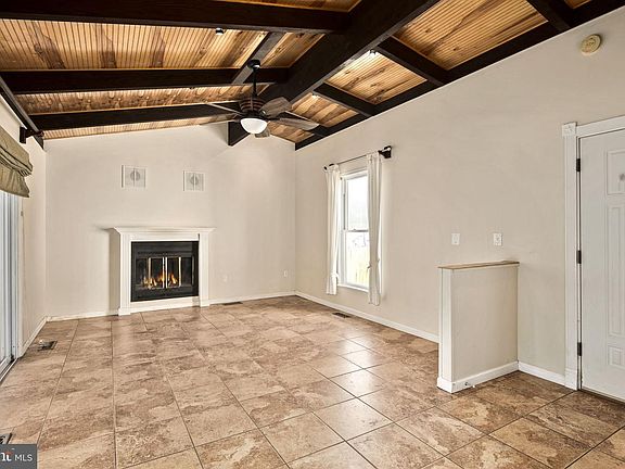 3rd image of 2322 Kingsbury Ln #490