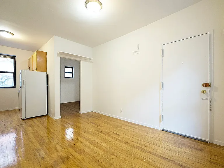 443 E 6th St #2 — Photo 4