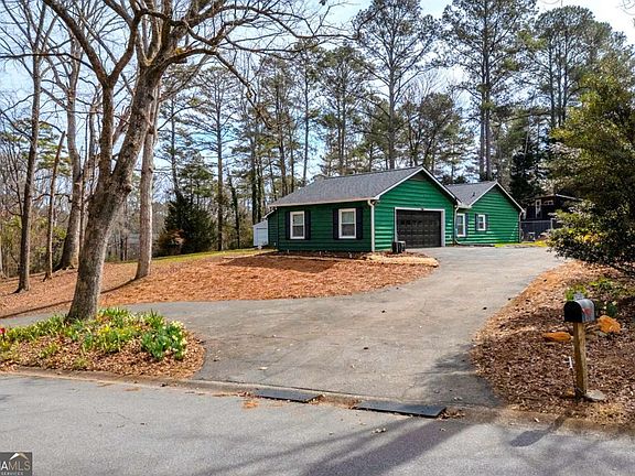 3rd image of 306 Providence Rd