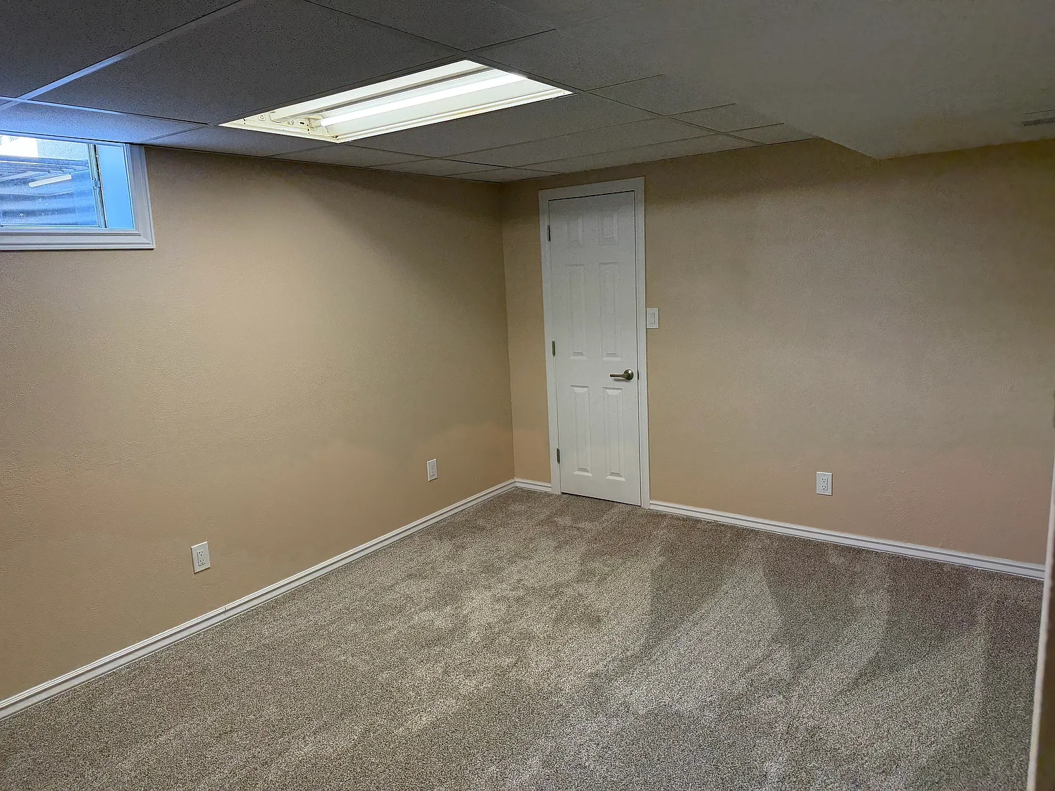 4 bed, 1.5 bath, 1865 sqft, $1,100 — Photo 3