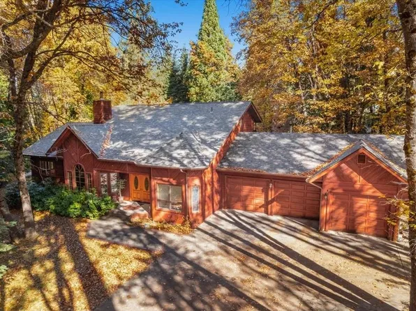 307 N Adams Dr, Mount Shasta, CA 96067